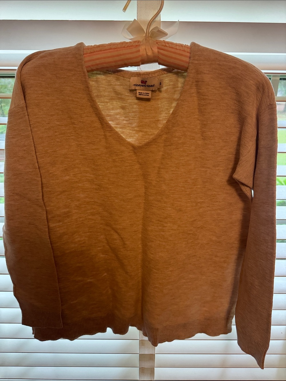 Vineyard Vines Lightweight V-Neck Sweater in Camel Brown
